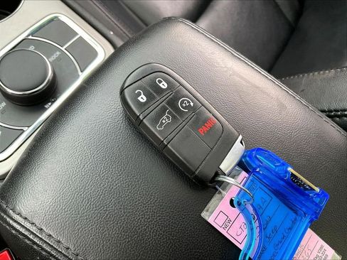 Used 2022 Jeep Grand Cherokee Limited w/ Tech Group image 28