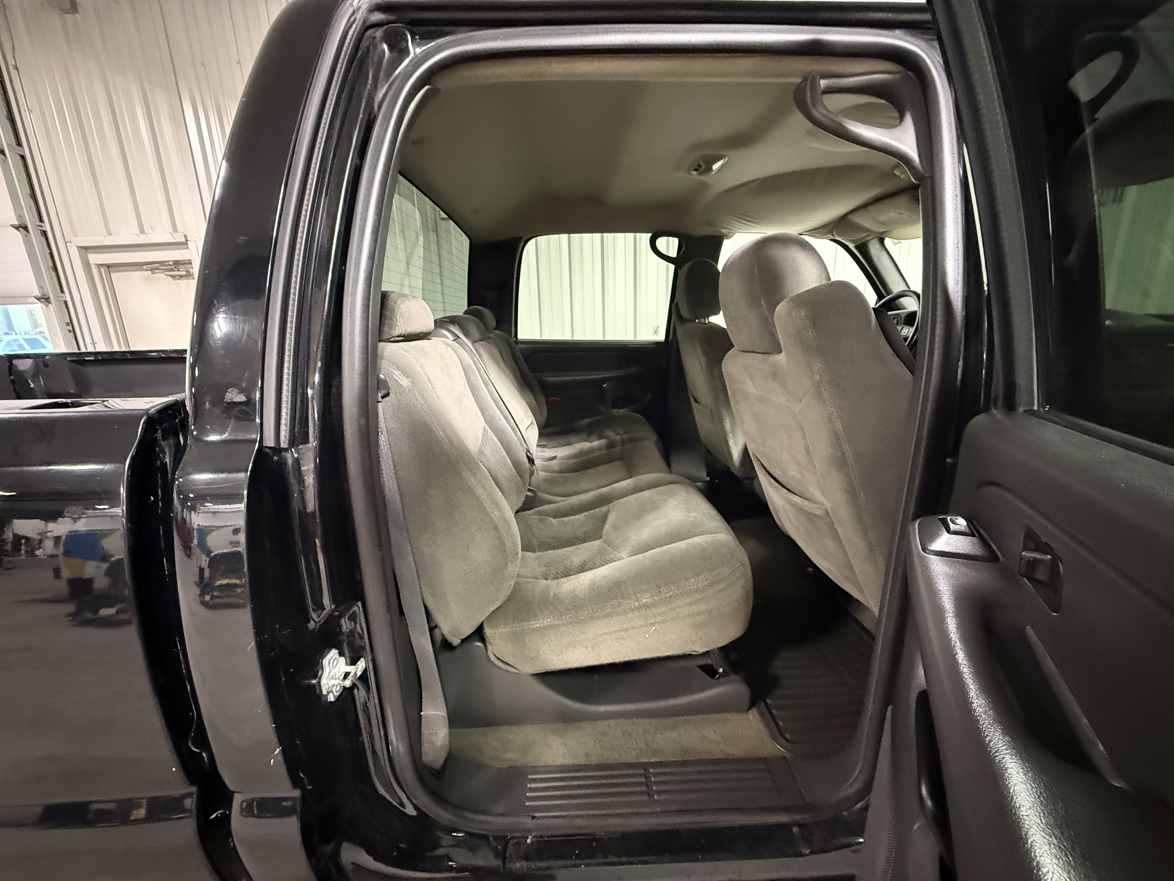 Used 2005 Chevrolet Silverado 2500 4x4 Crew Cab image 7