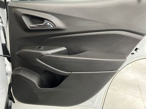 Used 2025 Chevrolet Trax LT w/ LT Convenience Package image 19