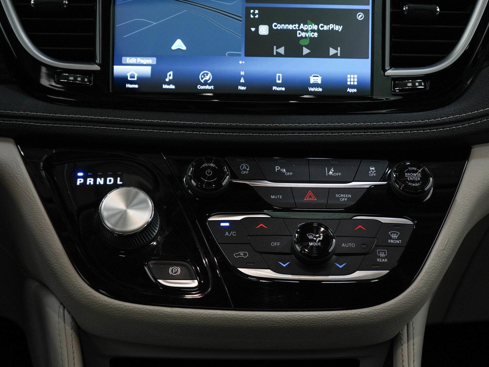Used 2023 Chrysler Pacifica Limited FWD image 21