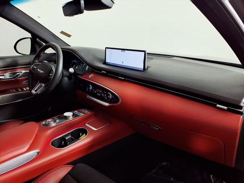 Used 2024 Genesis GV70 2.5T w/ Sport Prestige Package image 9