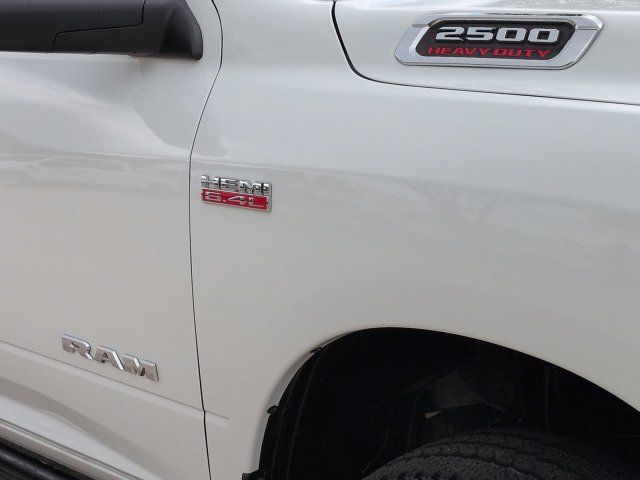 Used 2022 RAM 2500 Tradesman w/ Chrome Appearance Group AWD/4WD image 14