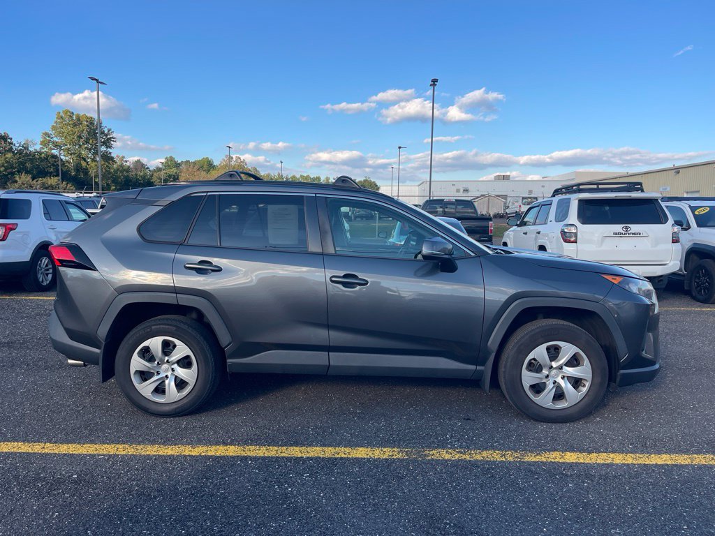 Used 2021 Toyota RAV4 LE AWD/4WD image 6
