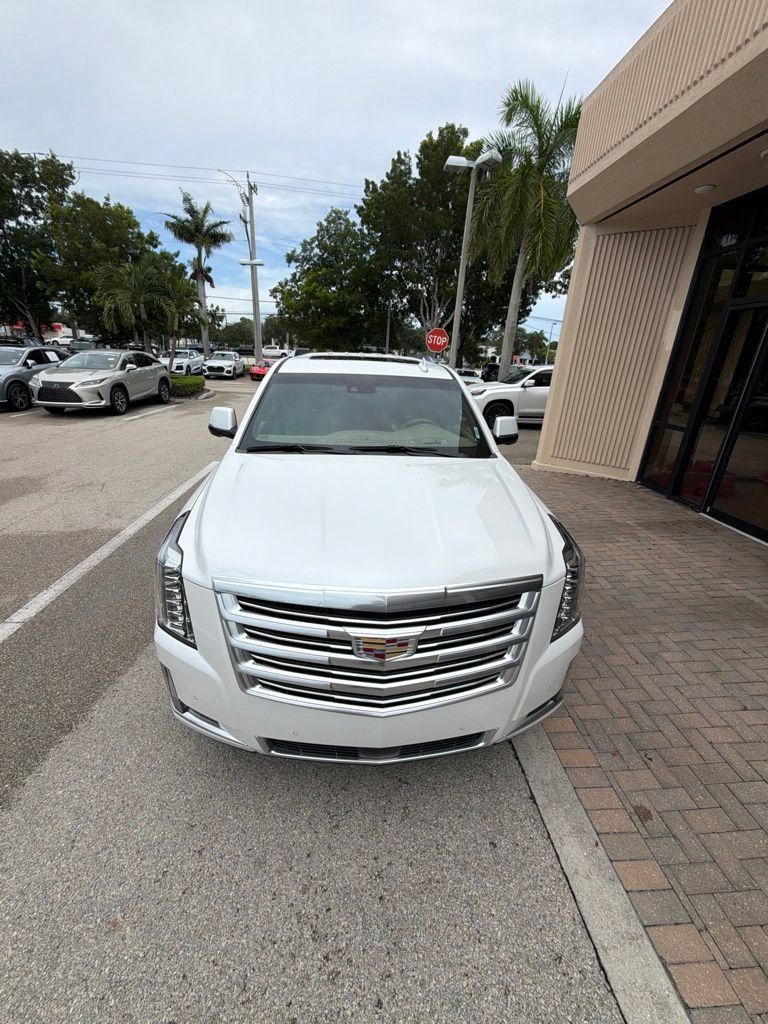 Used 2019 Cadillac Escalade Platinum AWD/4WD image 11