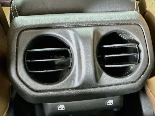 Used 2023 Jeep Gladiator Rubicon w/ Cold Weather Group AWD/4WD image 32