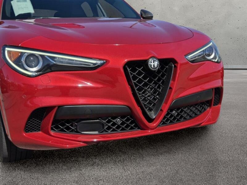 Used 2018 Alfa Romeo Stelvio Quadrifoglio w/ Driver Assist Dynamic Package AWD/4WD image 8