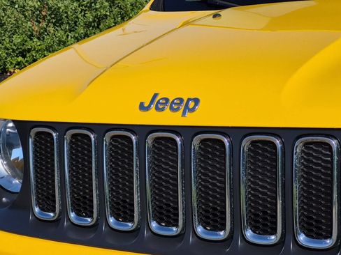 Used 2016 Jeep Renegade Latitude w/ Safety & Security Group AWD/4WD image 12
