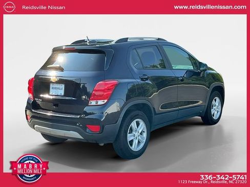Used 2021 Chevrolet Trax LT w/ Premium Seat Package AWD/4WD image 6