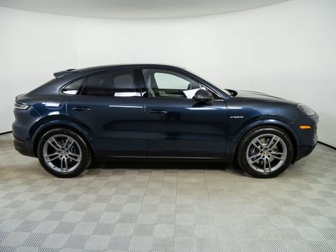 New 2026 Porsche Cayenne E-Hybrid Coupe AWD/4WD image 29