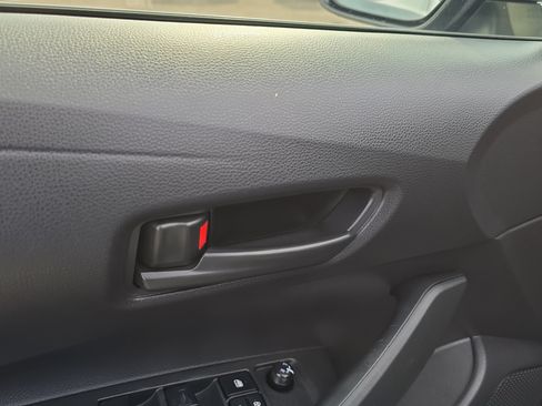 Used 2022 Toyota Corolla LE FWD image 18