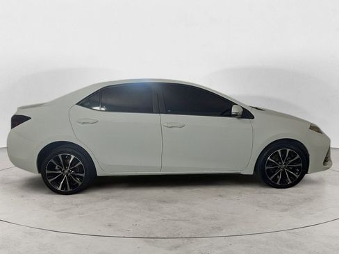 Used 2017 Toyota Corolla SE w/ Carpet Mat Package (TMS) FWD image 6