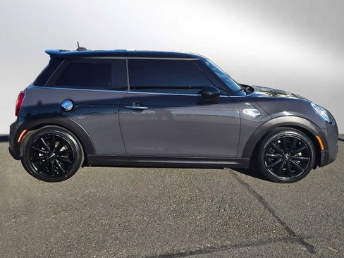 Used 2018 MINI Cooper S image 2