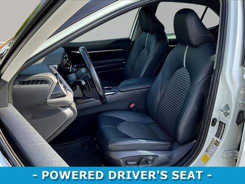 Used 2022 Toyota Camry SE w/ Convenience Package image 21