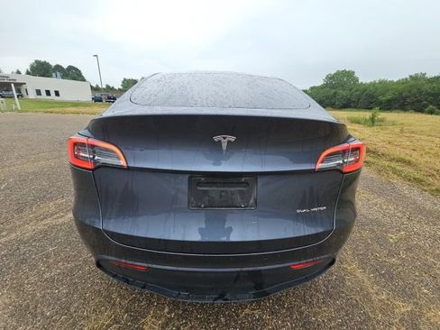 Used 2023 Tesla Model Y Long Range AWD/4WD image 4