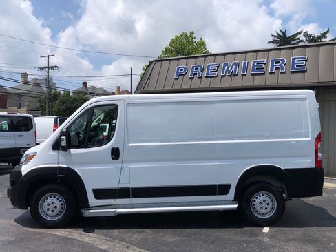 Used 2025 RAM ProMaster 2500 w/ U-Haul Equipment Group FWD image 3