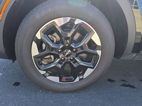 Used 2024 Kia Sorento S image 13