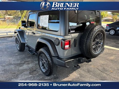Used 2021 Jeep Wrangler Sport image 8