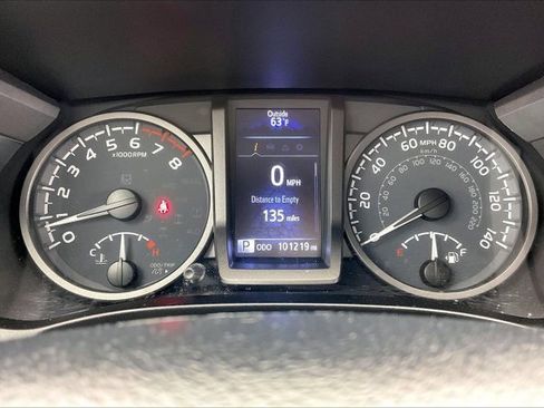 Used 2020 Toyota Tacoma TRD Off-Road image 22