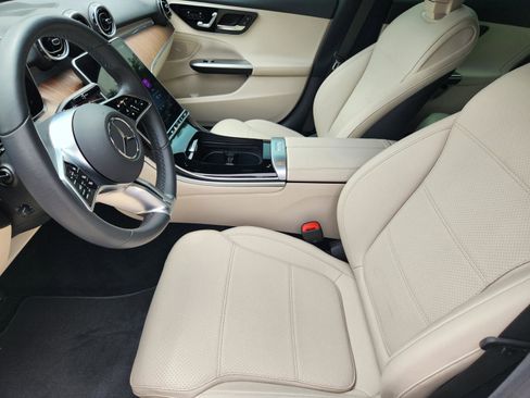 Certified 2025 Mercedes-Benz GLA 250 4MATIC image 57