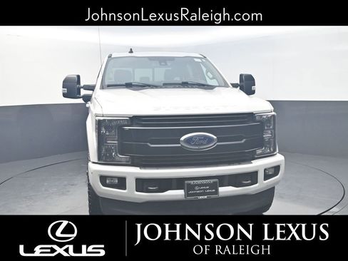 Used 2019 Ford F250 Lariat w/ Lariat Ultimate Package image 4