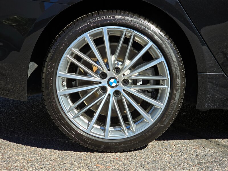 Used 2019 BMW 540i w/ Convenience Package RWD image 35