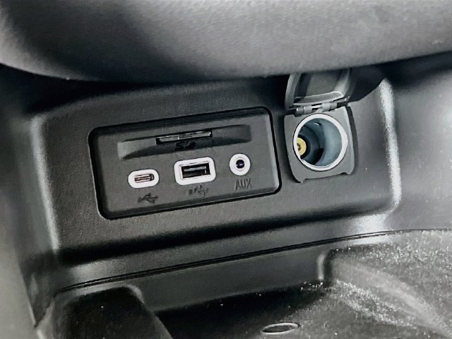 Used 2024 Chevrolet Equinox Premier AWD/4WD image 21
