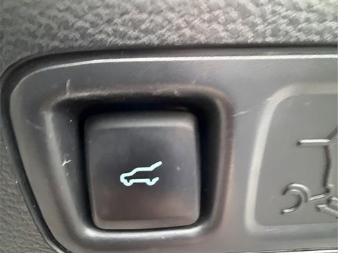 Used 2022 Ford Expedition Max Limited image 18