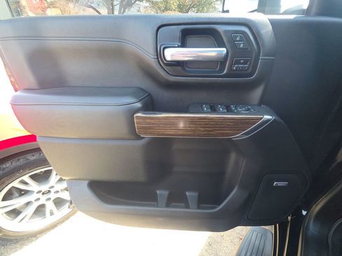 Used 2021 Chevrolet Silverado 3500 High Country image 11