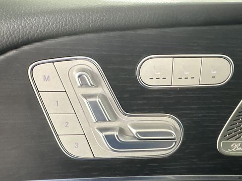 Used 2025 Mercedes-Benz GLS 450 4MATIC image 20