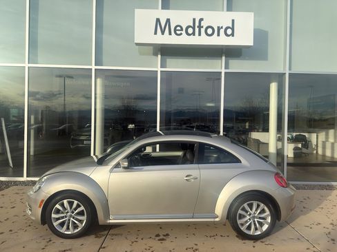 Used 2013 Volkswagen Beetle TDI image 7