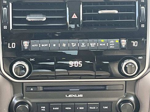 Certified 2023 Lexus GX 460 Premium AWD/4WD image 16