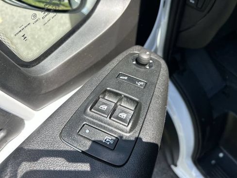 Used 2025 RAM ProMaster 2500 w/ Convenience Group FWD image 16