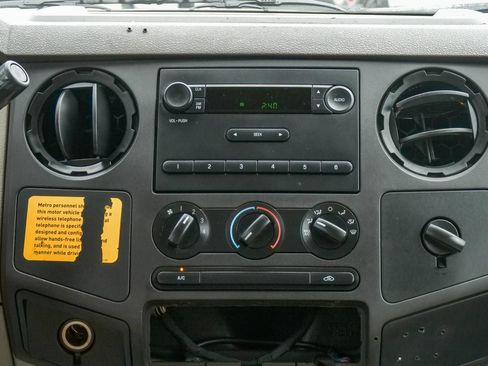 Used 2009 Ford F250 XL RWD image 25