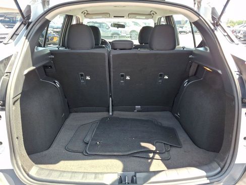 Used 2019 Nissan Kicks S FWD image 31
