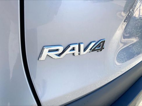 Used 2024 Toyota RAV4 XLE image 29