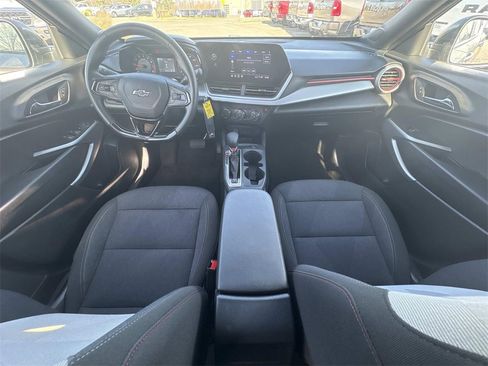 Used 2024 Chevrolet Trax RS w/ Driver Confidence Package image 19