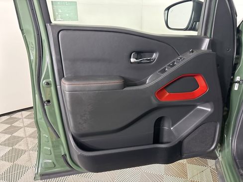 Used 2024 Nissan Frontier PRO-4X w/ Technology Package image 8