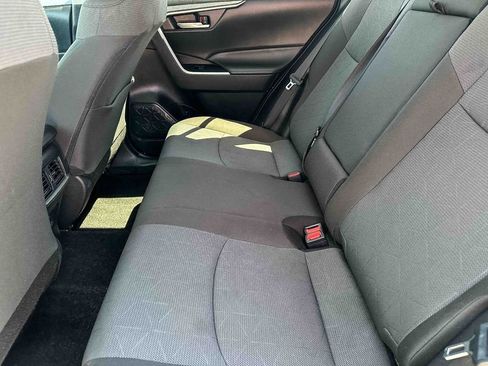 Used 2025 Toyota RAV4 XLE FWD image 18