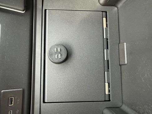 Used 2025 Chevrolet Silverado 2500 High Country w/ Technology Package image 35