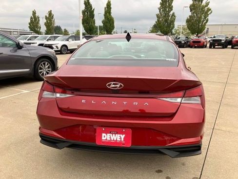 Used 2023 Hyundai Elantra SEL FWD image 7