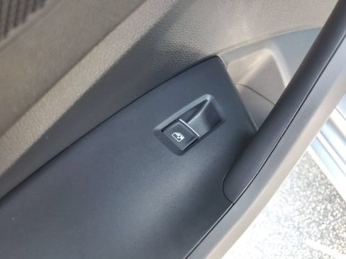Certified 2023 Volkswagen Jetta SE FWD image 19