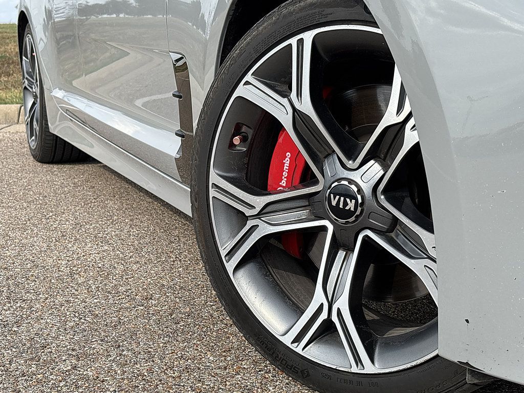 Used 2019 Kia Stinger GT2 RWD image 2