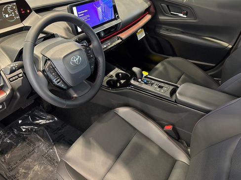 New 2026 Toyota Prius Plug-In Hybrid image 9