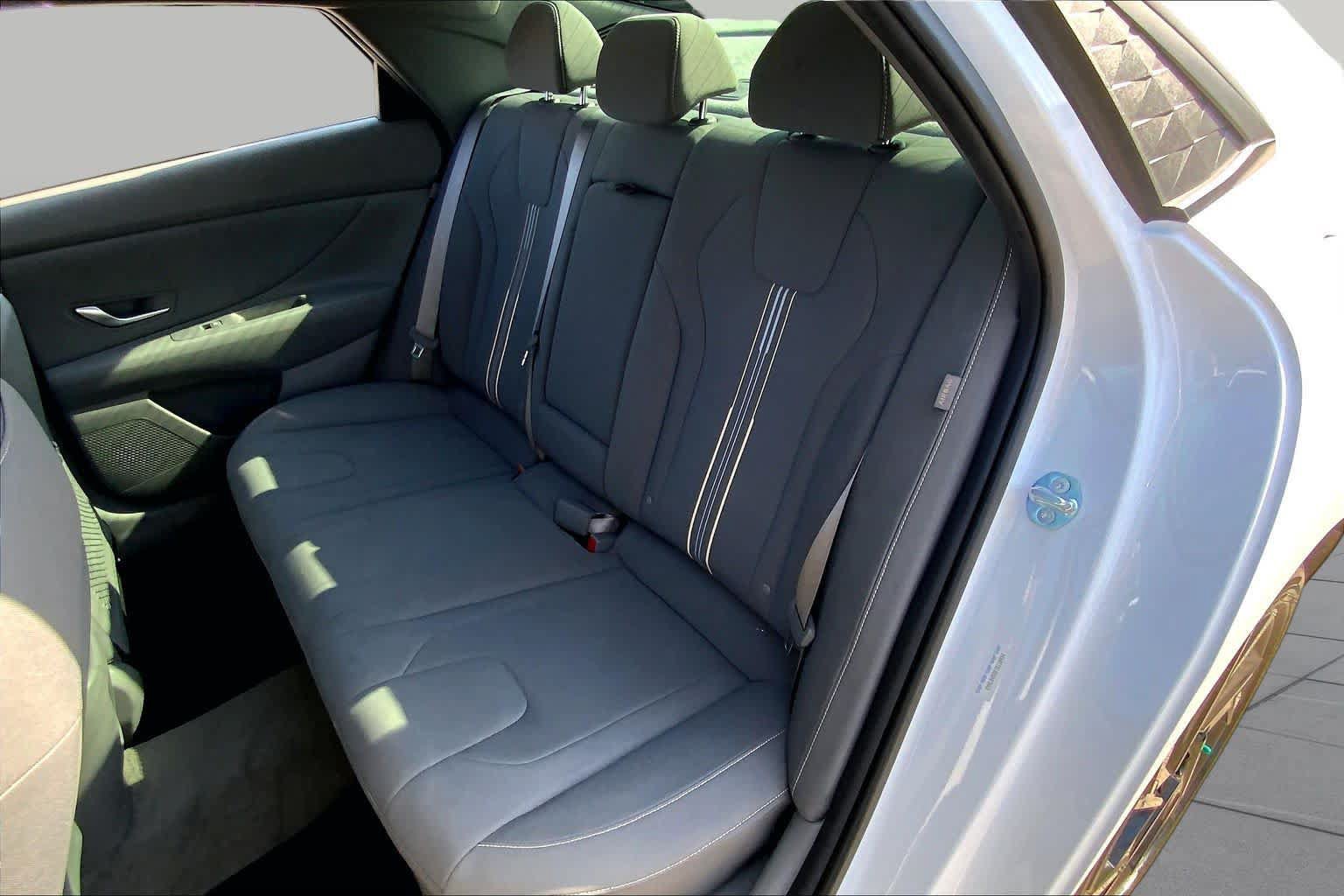 Used 2026 Hyundai Elantra SEL Sport Premium w/ Cargo Package FWD image 20