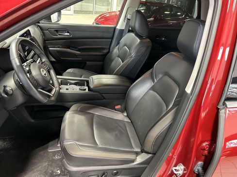 Certified 2024 Nissan Pathfinder SL image 26