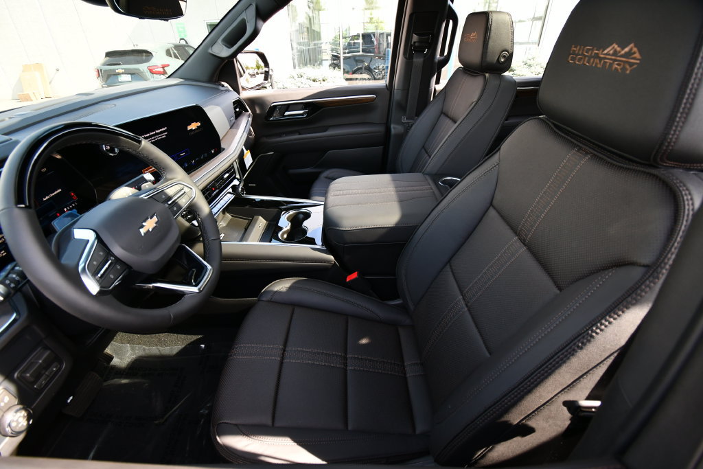 New 2026 Chevrolet Tahoe High Country w/ LPO, Illumination Package AWD/4WD image 10