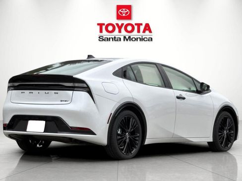 New 2026 Toyota Prius Plug-In Hybrid FWD image 3