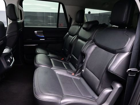 Used 2025 Ford Expedition Max Platinum AWD/4WD image 31
