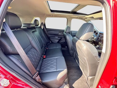 Used 2026 Nissan Rogue Platinum w/ Platinum Premium Package image 10