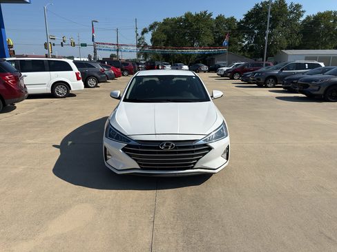 Used 2020 Hyundai Elantra SEL w/ Cargo Package (C1) FWD image 2